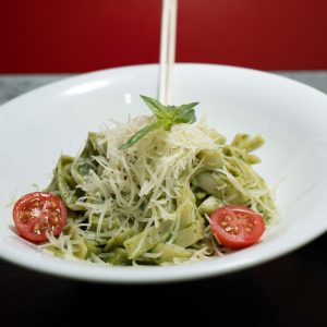 Fetuccini pesto $5.950
