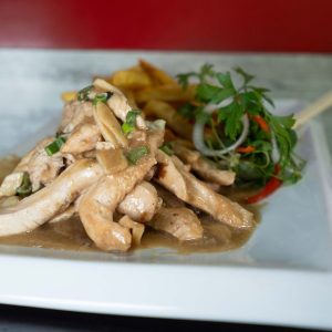 Pollo al ajillo con arroz $8.750