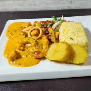 Salmon en salsa de marisco $15.750